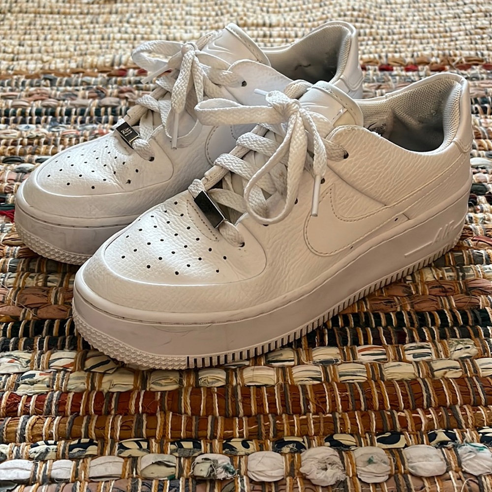 Nike Air Force 1 Sage Low
